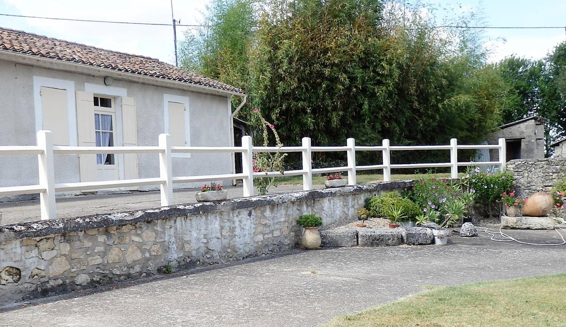 Domaine De Laroque Lou Maisouet カステルジャルー エクステリア 写真