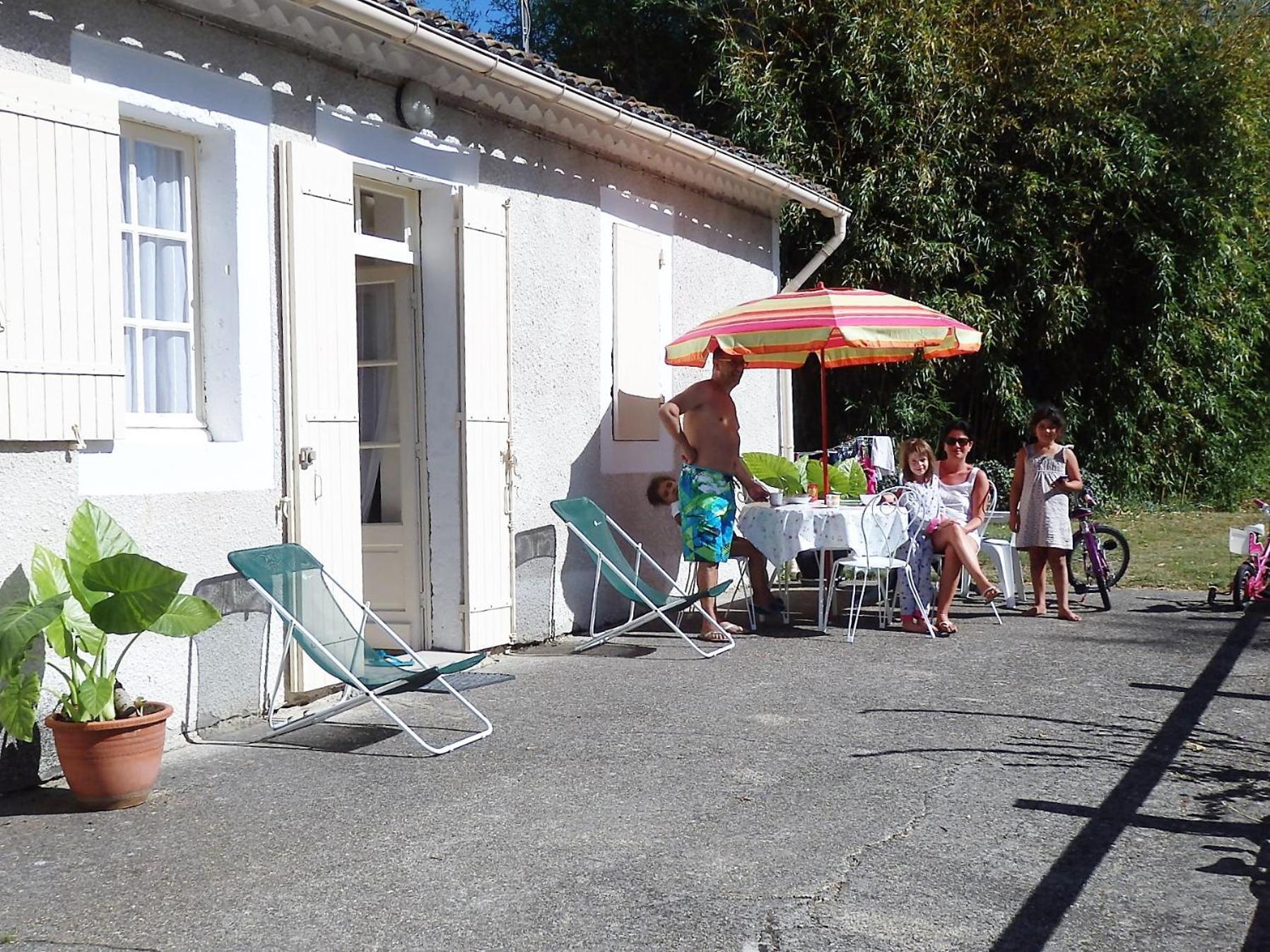 Domaine De Laroque Lou Maisouet カステルジャルー エクステリア 写真